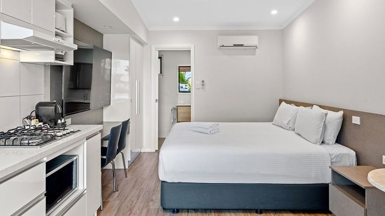 <b>Discovery Parks Perth Room</b>. Images powered by <a href="https://www.leonardoworldwide.com/" title="Leonardo Worldwide" target="_blank">Leonardo</a>.