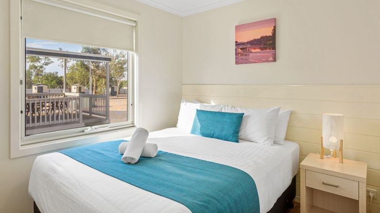 <b>Discovery Parks Port Augusta Room</b>. Images powered by <a href="https://www.leonardoworldwide.com/" title="Leonardo Worldwide" target="_blank">Leonardo</a>.