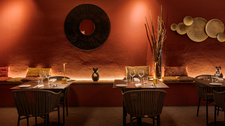 <b>Hotel Dei Cavalieri Caserta - La Reggia Restaurant</b>. Images powered by <a href="https://www.leonardoworldwide.com/" title="Leonardo Worldwide" target="_blank">Leonardo</a>.