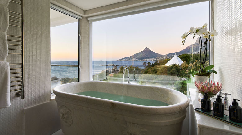 <b>The Twelve Apostles Hotel and Spa Room</b>. Images powered by <a href="https://www.leonardoworldwide.com/" title="Leonardo Worldwide" target="_blank">Leonardo</a>.