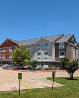 Holiday Inn Express Hotel & Suites