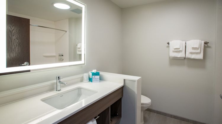 Holiday Inn Express Pensacola Arpt North Room