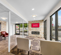 Red Roof Inn Niagara Falls Lobby