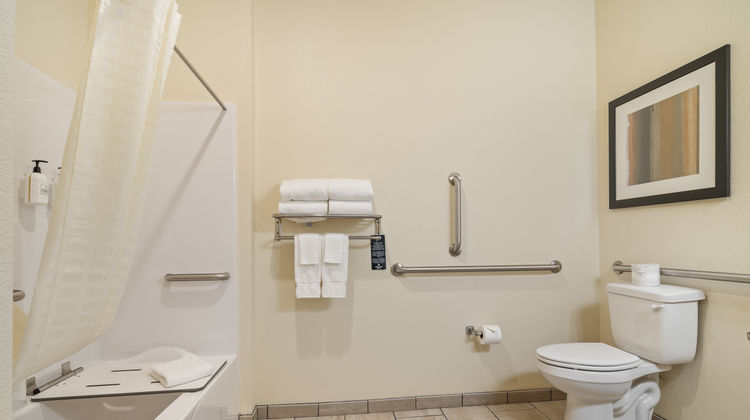 Cobblestone Hotel & Suites Room