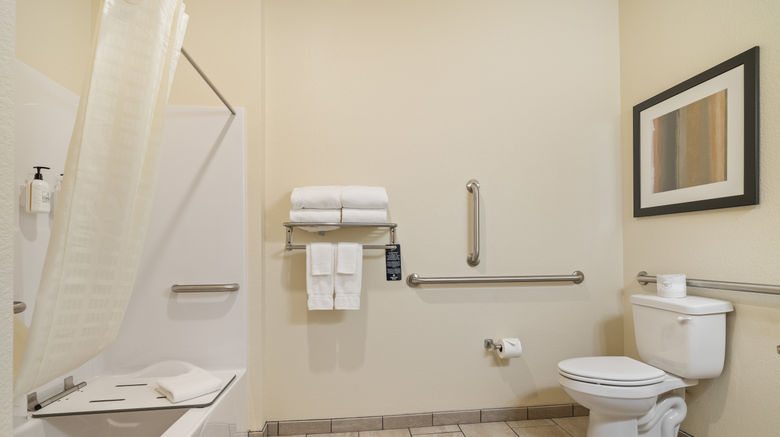 <b>Cobblestone Hotel & Suites Room</b>. Images powered by <a href="https://www.leonardoworldwide.com/" title="Leonardo Worldwide" target="_blank">Leonardo</a>.