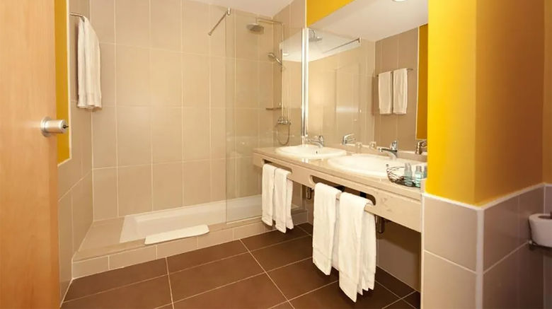 <b>Pestana Tropico Room</b>. Images powered by <a href="https://www.leonardoworldwide.com/" title="Leonardo Worldwide" target="_blank">Leonardo</a>.