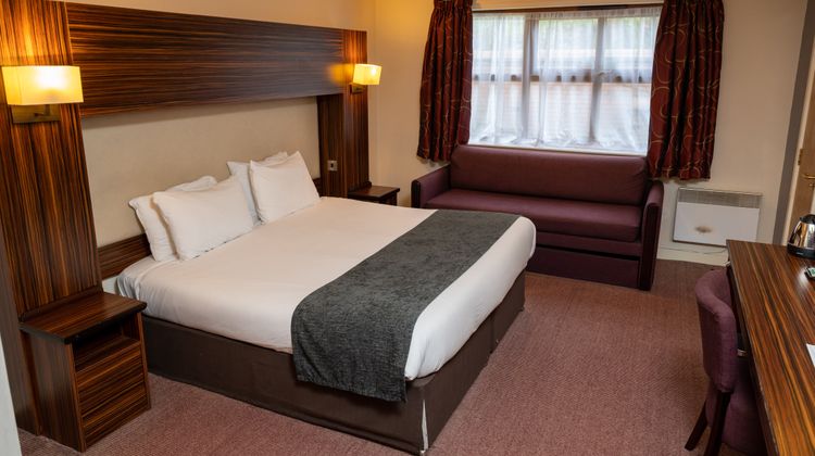 The Fernhurst Lodge Room