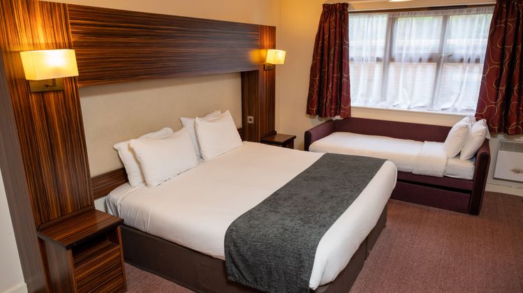 The Fernhurst Lodge Room