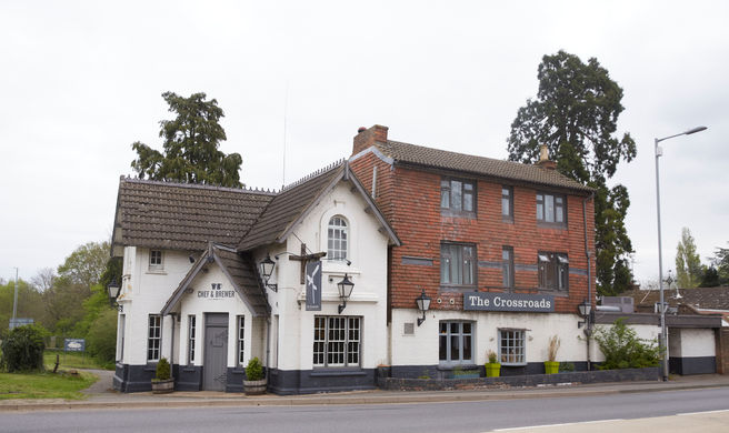 Cross Roads Hotel Exterior