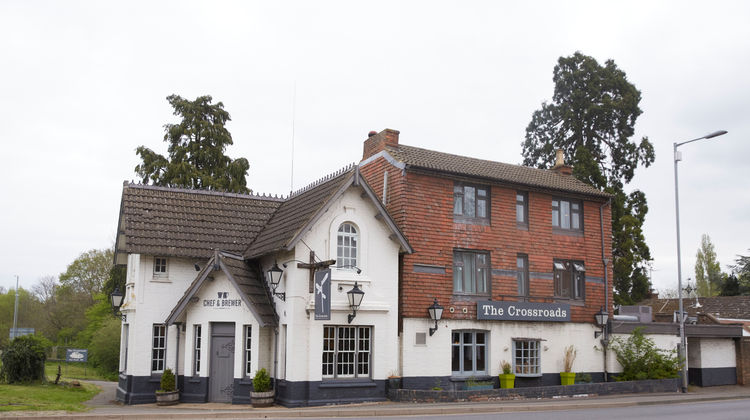 Cross Roads Hotel Exterior