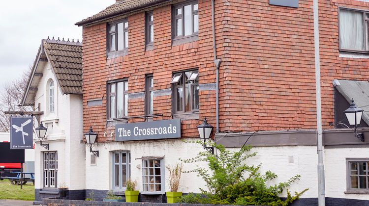 Cross Roads Hotel Exterior