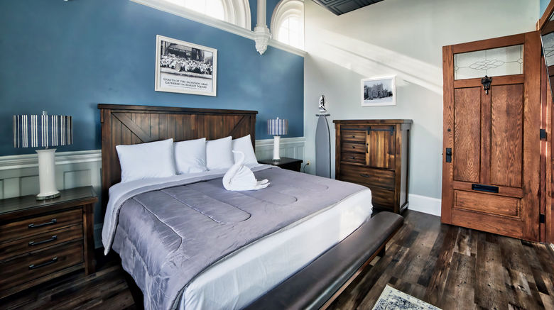 <b>City Hall Grand Hotel Room</b>. Images powered by <a href="https://www.leonardoworldwide.com/" title="Leonardo Worldwide" target="_blank">Leonardo</a>.
