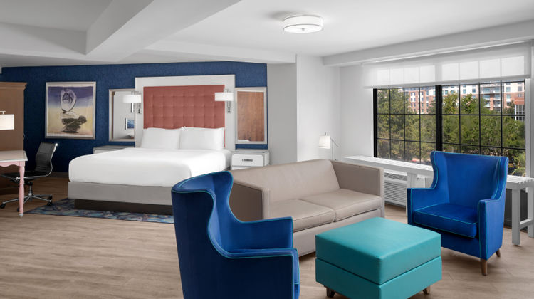 Hotel Indigo Mount Pleasant Suite