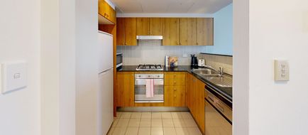 Astra Apartments Sydney CBD Room