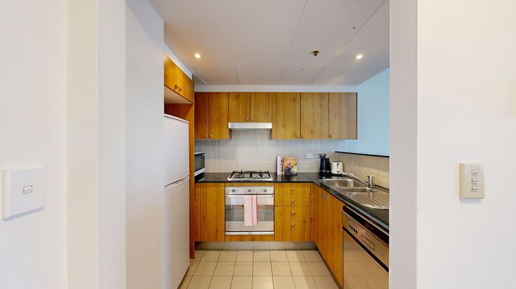 Astra Apartments Sydney CBD Room