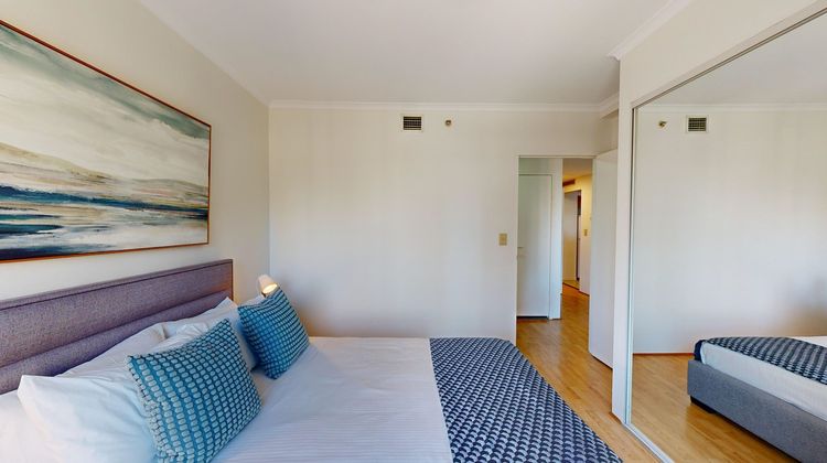 Astra Apartments Sydney CBD Room