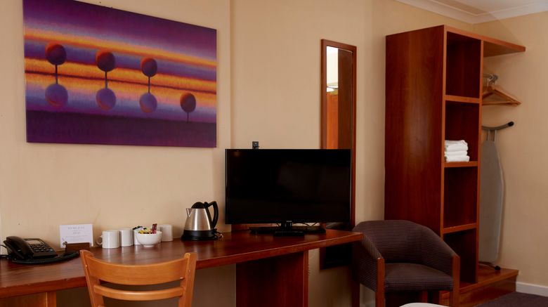 <b>Cross Roads Hotel Room</b>. Images powered by <a href="https://www.leonardoworldwide.com/" title="Leonardo Worldwide" target="_blank">Leonardo</a>.