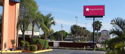 Magnuson Hotel Bradenton Exterior