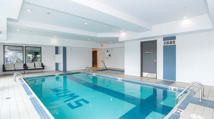 Sandman Signature Hotel Pool