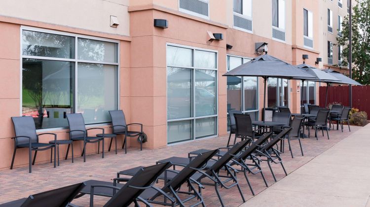 Fairfield Inn & Suites Parmer Lane Exterior