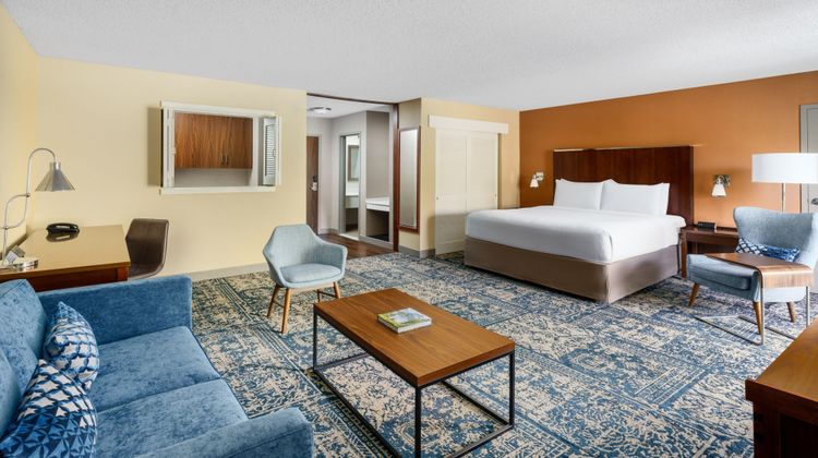 Four Points by Sheraton Pleasanton Suite