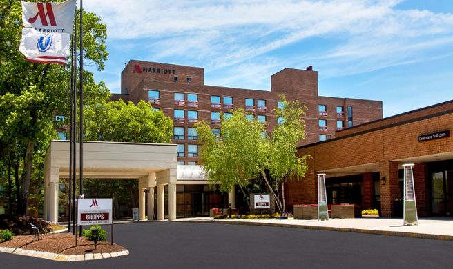 Boston Marriott Burlington Exterior