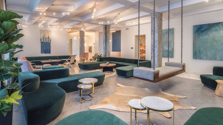 Hi-lo Hotel, Autograph Collection Lobby