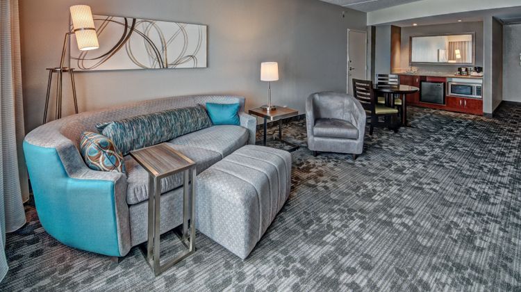 Courtyard Marriott Newport News Airport Room