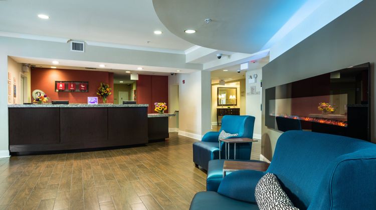 TownePlace Suites Baltimore BWI Airport Lobby
