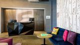 aloft Charleston Airport & Conv Center Lobby