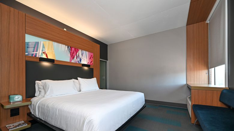 <b>aloft Charleston Airport & Conv Center Room</b>. Images powered by <a href="https://www.leonardoworldwide.com/" title="Leonardo Worldwide" target="_blank">Leonardo</a>.