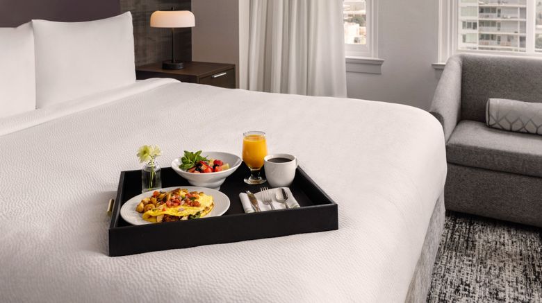 <b>Courtyard by Marriott San Diego Downtown Room</b>. Images powered by <a href="https://www.leonardoworldwide.com/" title="Leonardo Worldwide" target="_blank">Leonardo</a>.