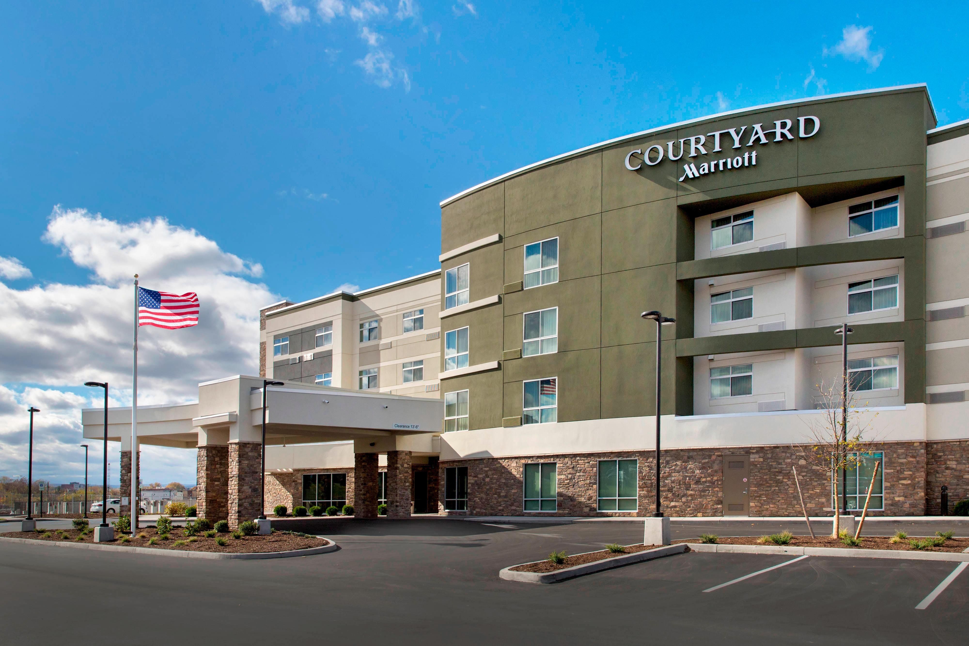 Courtyard Schenectady at Mohawk Harbor- First Class