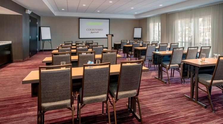 Courtyard Schenectady at Mohawk Harbor Meeting