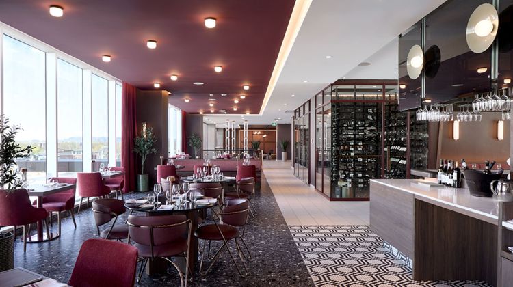 Courtyard Montreal Laval Restaurant
