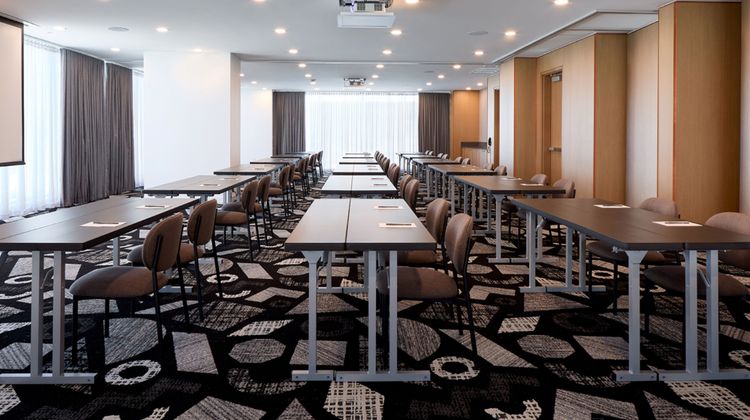 Courtyard Montreal Laval Meeting