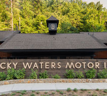 Historic Rocky Waters Inn Exterior