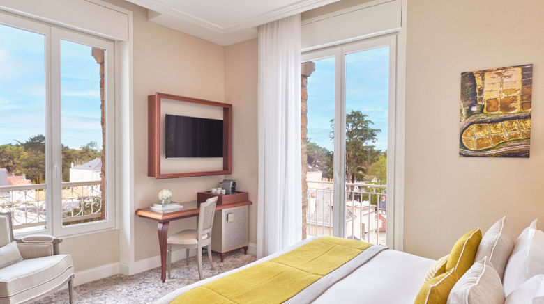 <b>Le Royal Thalasso Barriere Room</b>. Images powered by <a href="https://www.leonardoworldwide.com/" title="Leonardo Worldwide" target="_blank">Leonardo</a>.