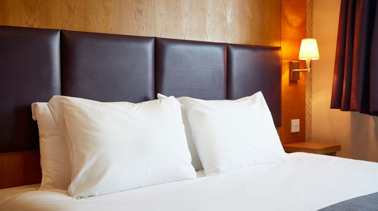 <b>De Trafford Hotel Room</b>. Images powered by <a href="https://www.leonardoworldwide.com/" title="Leonardo Worldwide" target="_blank">Leonardo</a>.