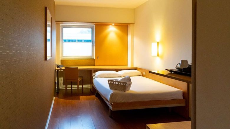 <b>Eth Irun Room</b>. Images powered by <a href="https://www.leonardoworldwide.com/" title="Leonardo Worldwide" target="_blank">Leonardo</a>.