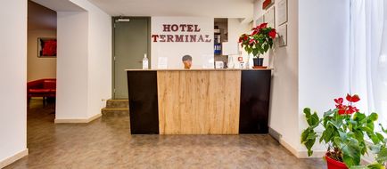 Hotel Terminal Lobby