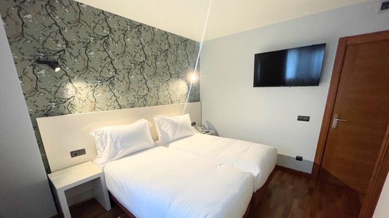 <b>Ah San Fermin Suites Room</b>. Images powered by <a href="https://www.leonardoworldwide.com/" title="Leonardo Worldwide" target="_blank">Leonardo</a>.