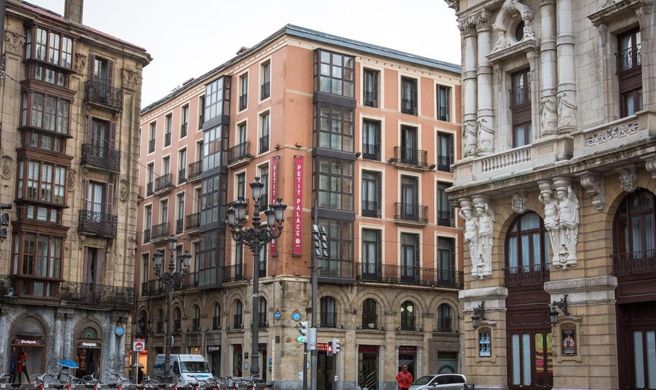 Petit Palace Arana Exterior