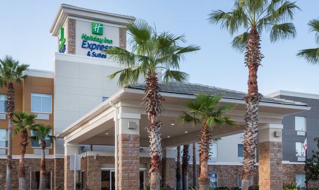 Holiday Inn Express Exterior