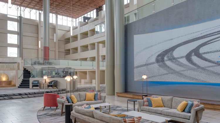 Crowne Plaza Indianapolis Airport Exterior