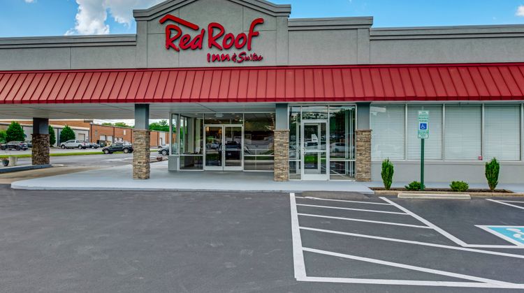 Red Roof Inn & Suites Wilkesboro Exterior