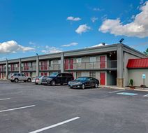 Red Roof Inn & Suites Wilkesboro Exterior