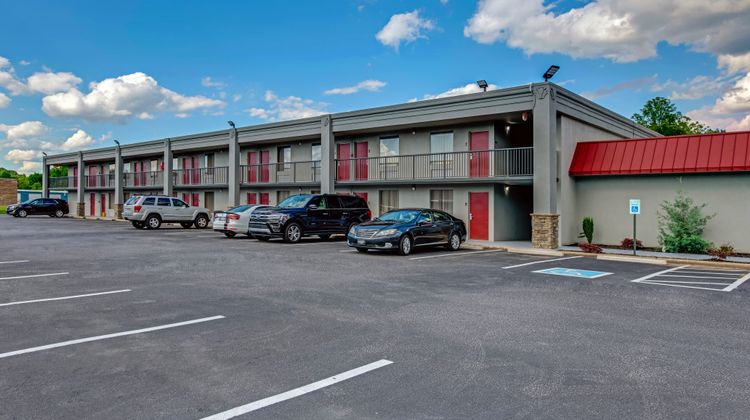 Red Roof Inn & Suites Wilkesboro Exterior