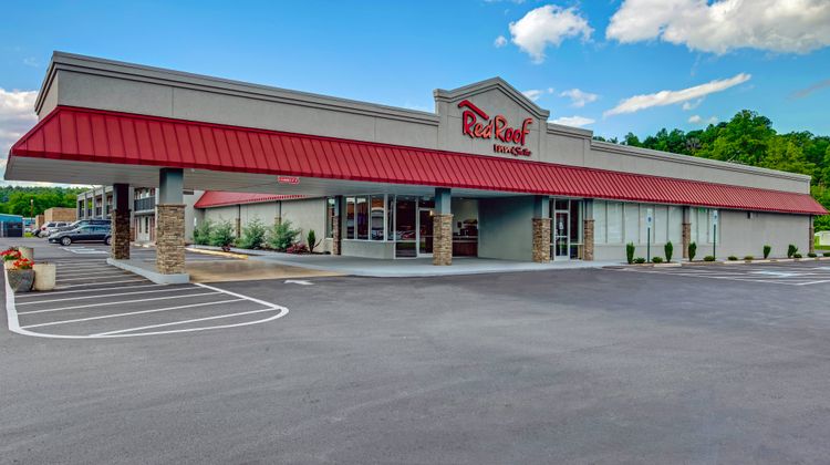 Red Roof Inn & Suites Wilkesboro Exterior