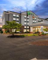 Holiday Inn Express & Suites